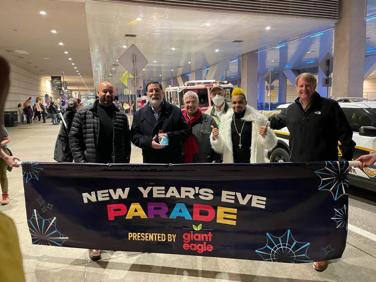 WayneDFontana's tweet photo. Great meeting @ChozeMusic at #FirstNightPGH last night. Another terrific production by @CulturalTrust Happy New Year! https://t.co/qBSQOF6mcg