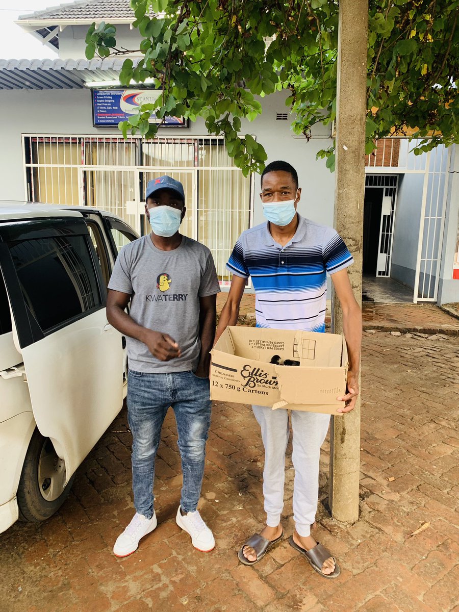 terrymap1's tweet photo. Moving around distributing my free appreciation chicks to the people. Thank you so much for the year 2021. Its good starting the year seeing these smiles. 2022 looks promising. God bless❤️❤️❤️🙏🏿 https://t.co/RJBhFLrSI6