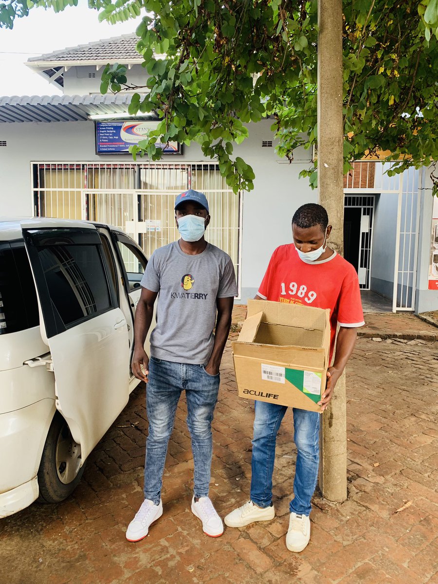 terrymap1's tweet photo. Moving around distributing my free appreciation chicks to the people. Thank you so much for the year 2021. Its good starting the year seeing these smiles. 2022 looks promising. God bless❤️❤️❤️🙏🏿 https://t.co/RJBhFLrSI6