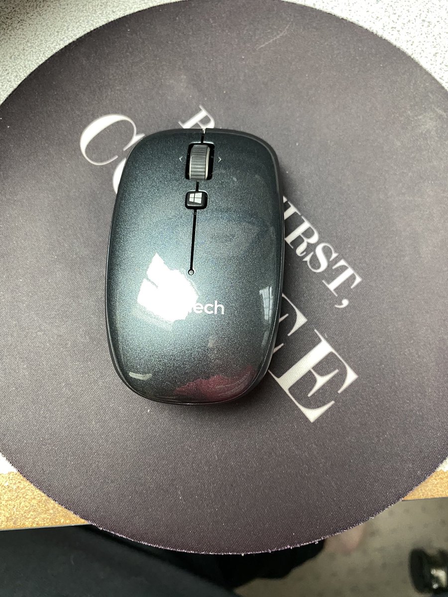 UndefeatedCycl1's tweet photo. My hand-agnostic mouse. When your right hand is in a cast, and you’re right-handed, alterations must be made. https://t.co/fGIDCZHab9