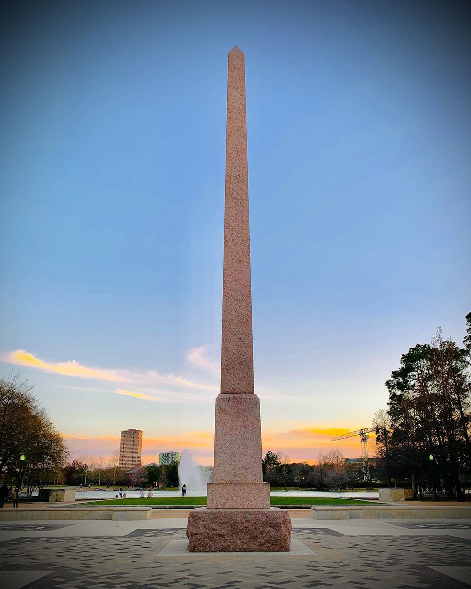 HermannPark's tweet photo. #HappyNewYear from your friends at #HermannPark Conservancy! Why not start 2022 off right by paying the Park a visit?

The Hermann Park Railroad, pedal boats, McGovern Centennial Gardens, and Japanese Garden are all open for their normal hours today!

📷 rodulphoto https://t.co/LCI0yFyqHL
