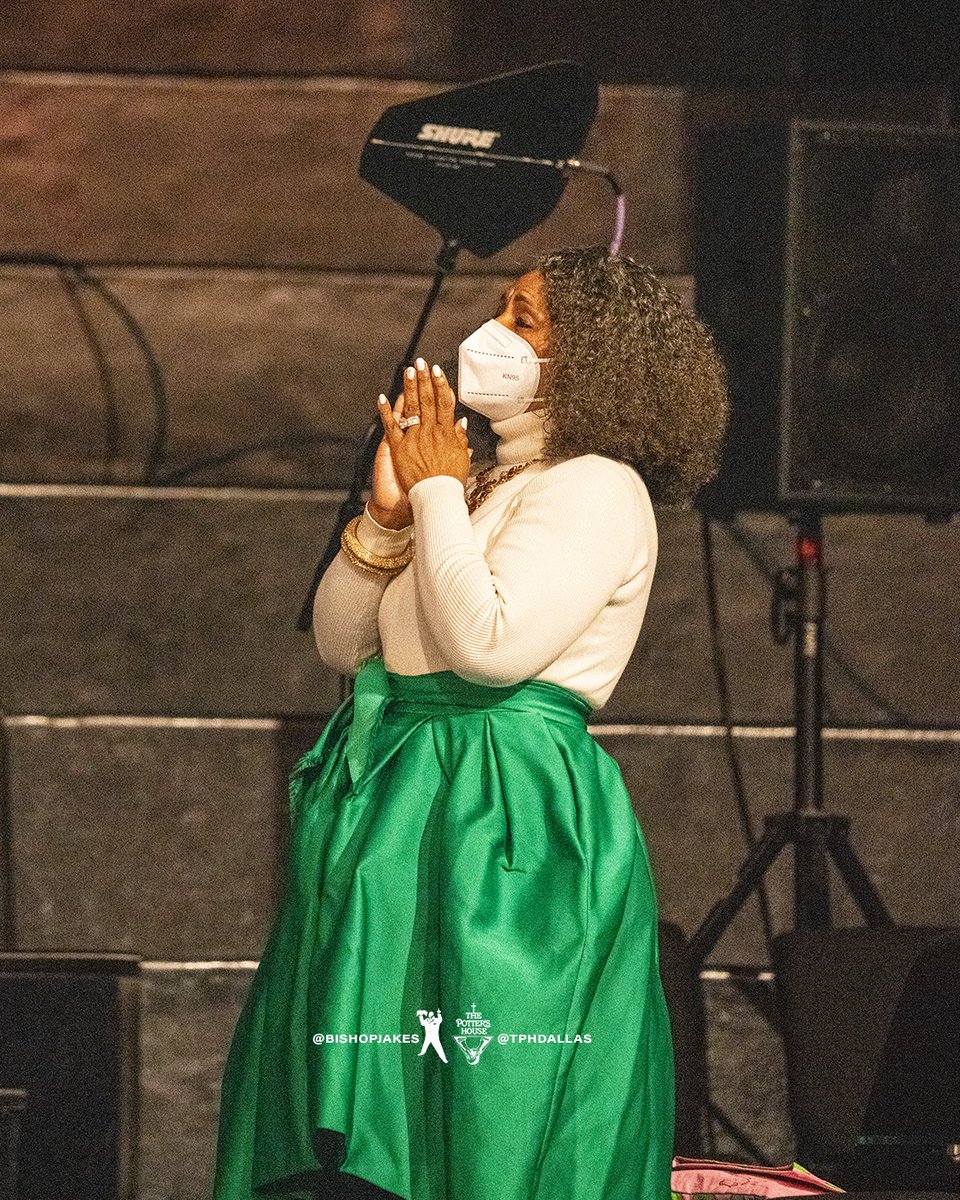 BishopJakes's tweet photo. Wasn’t that a Word from the Lord? We hope you thought so!

Tune in for the rebroadcast of “#InTheBeginningGod” TONIGHT at https://t.co/6TB6JThmtn or the T.D. Jakes Mobile App. Until next time, God bless!

#TPHNYE #TPHDallas https://t.co/17CA82rA0x