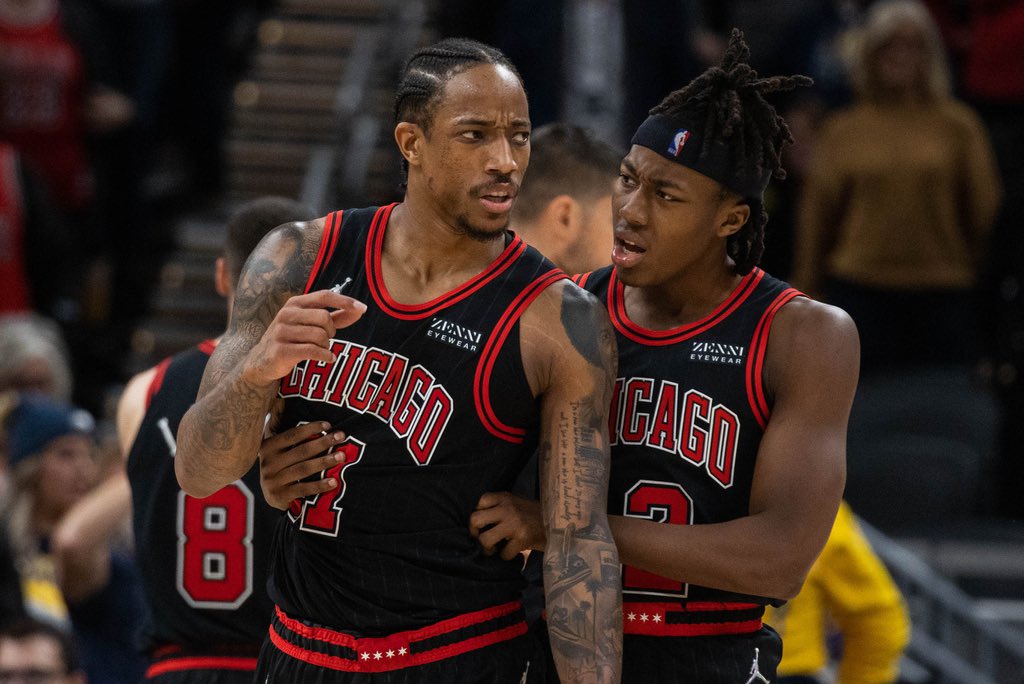 TheDunkCentral's tweet photo. DeMar DeRozan in the month of December: 

29.3 PPG
5.6 APG
4.3 RPG
51.5% FG
62.5% 3PT 
85.1% FT 
Chicago 8-0 https://t.co/qoRSozgozb