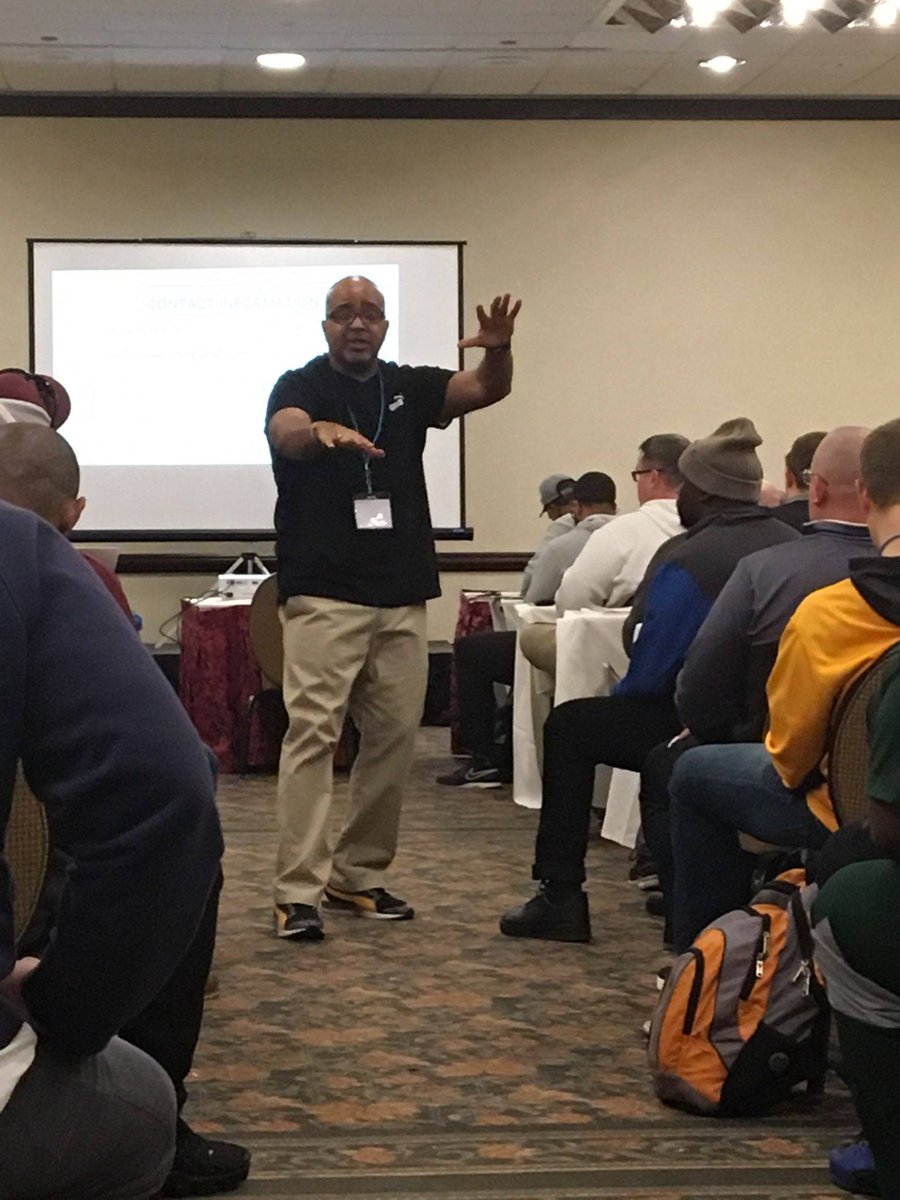 CoachMcBride1's tweet photo. Attention Athletic Coaches 

If you are interested in building your leadership skills?
If so I'm looking for you. 

Clinics train you for the X's &amp; O's on the field. I'll get you ready for all the other STUFF!

Interested?
Message me 
#Leadership https://t.co/C2onh6sP5O