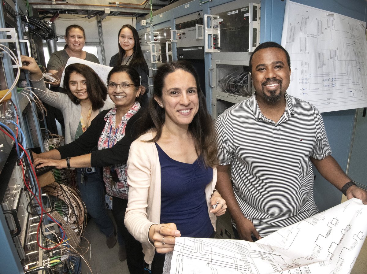 BrookhavenLab's tweet photo. #HappyNewYear! 🎉🎊 2️⃣ 0️⃣ 2️⃣ 2️⃣ 

2022 marks a very special occasion for Brookhaven National Laboratory—our 75th Anniversary! #Brookhaven75

All year long, join us in celebrating our history of discovery science and our goals for future innovations. https://t.co/ClyKZtvko3