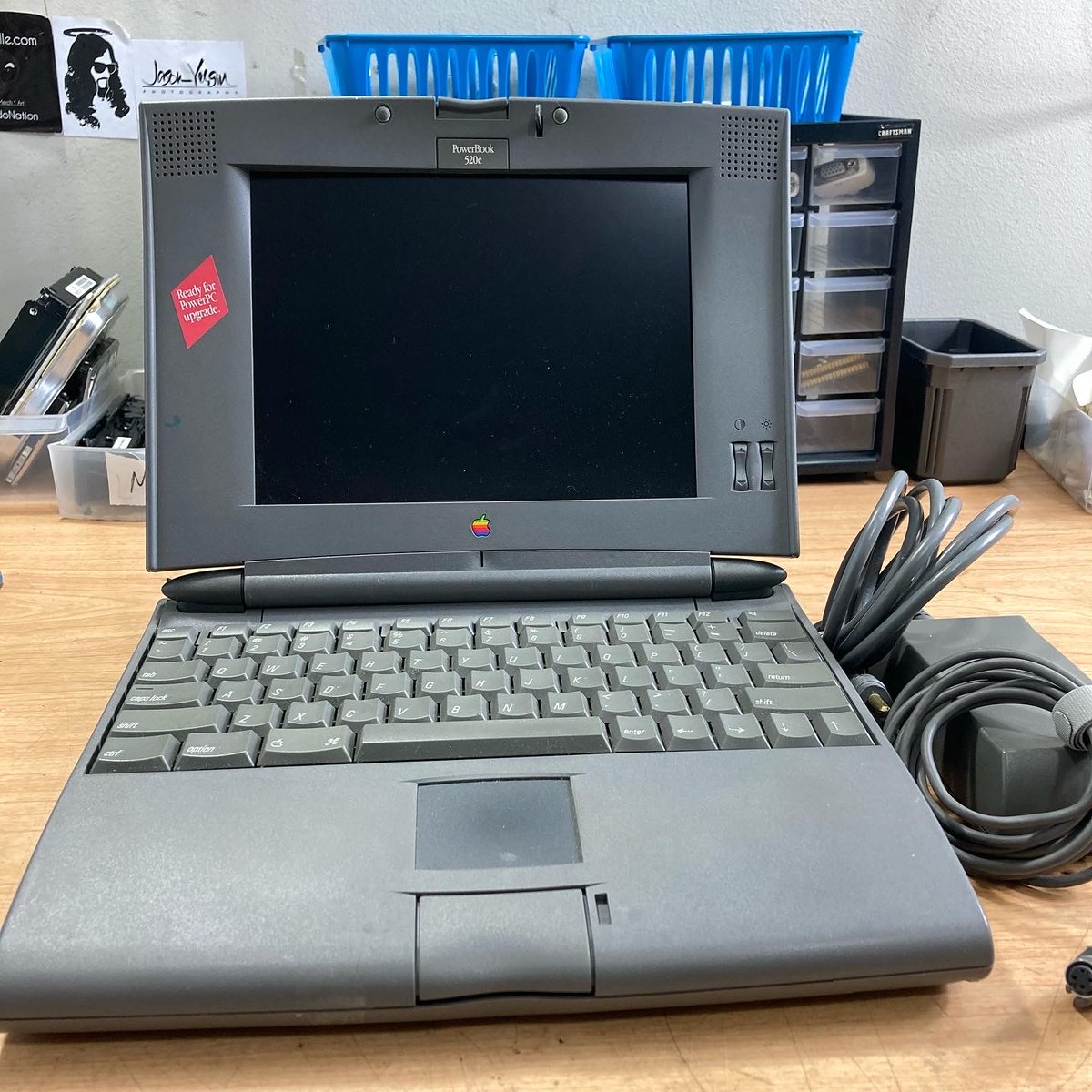 CoCoTheGeek's tweet image. [NOT FOR SALE] 
💻Apple PowerBook 520C with original power supply.
✅This is definitely a super dope item recycled in. 
❓Did you ever use or own one of these before? 
⬇️If so comment below and tell us about it. 

#applepowerbook #applepowerbook520c #powerbook520c