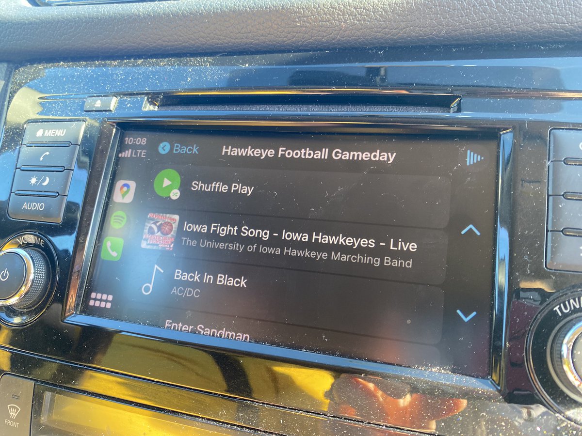 bethbasinger's tweet photo. How we kick off the new year. Next upโFanFest and the band at 11:45. #HMB141 #GoHawks #ReadyForTheBoom ๐ค๐ https://t.co/ULHauJDhDq