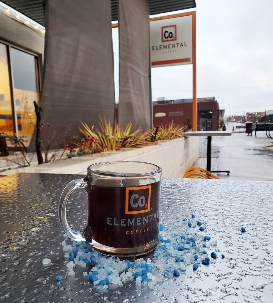 Don't be blue,
we're open until 2pm 💙 
Now serving Reunidas Bela Vista from Brazil on pour over!
Tasting notes are caramel, pecan &amp; red apple 🍎
Happy New Years! instagr.am/p/CYMQ8NVuuD1/