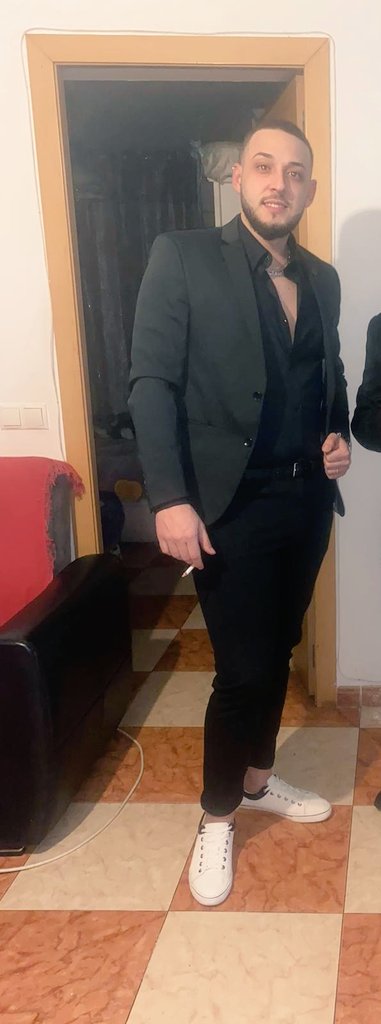 zWiisky_'s tweet photo. ¡Feliz 2022 Twitter! 🎉🥳🤟 https://t.co/2mhI9Swgm1