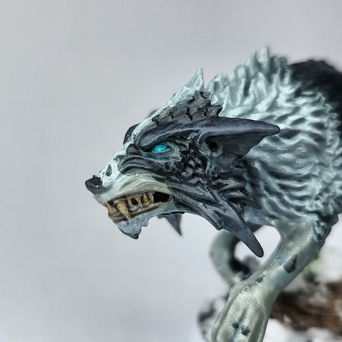 IamFeltip's tweet photo. Big Wolf #warhammer40k #miniaturepainting #spacewolves https://t.co/oTFZDv2czt