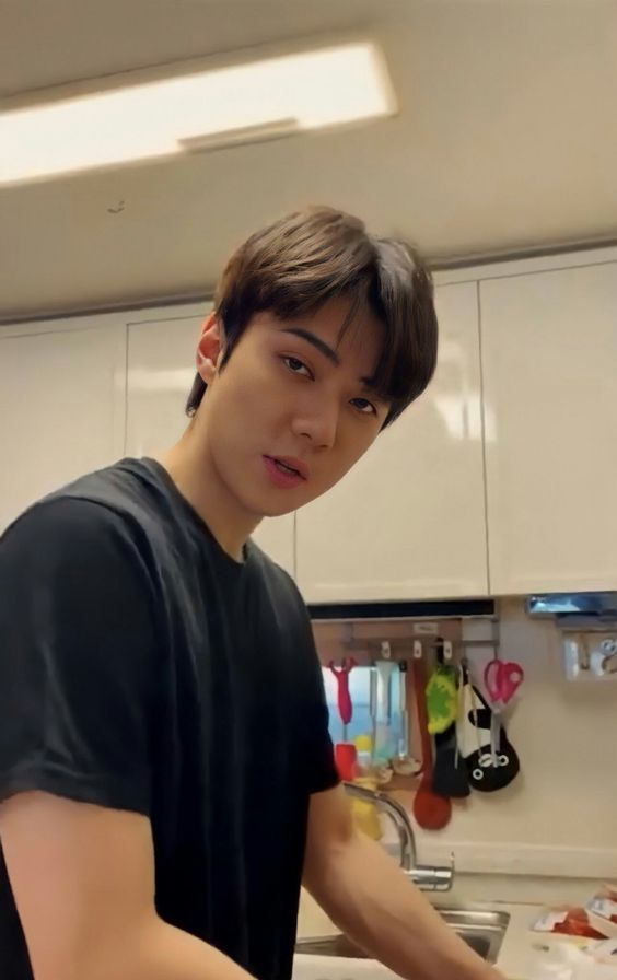 sehunloop's tweet image. can you be my boyfriend