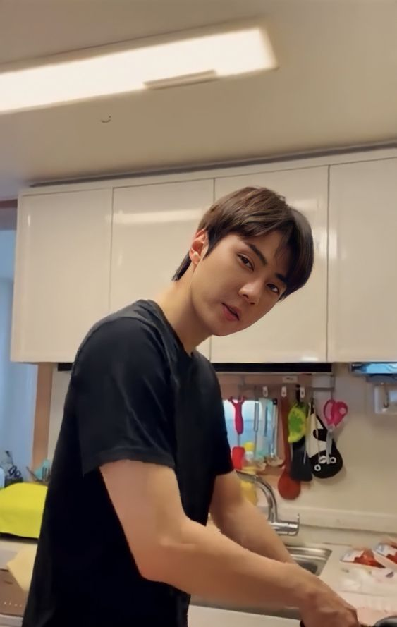 sehunloop's tweet image. can you be my boyfriend