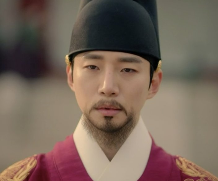 nadaimnida's tweet photo. Look similar tho #TheRedSleeve #TheRedSleeveEp17 #LeeJunho https://t.co/usEysq1ZZh