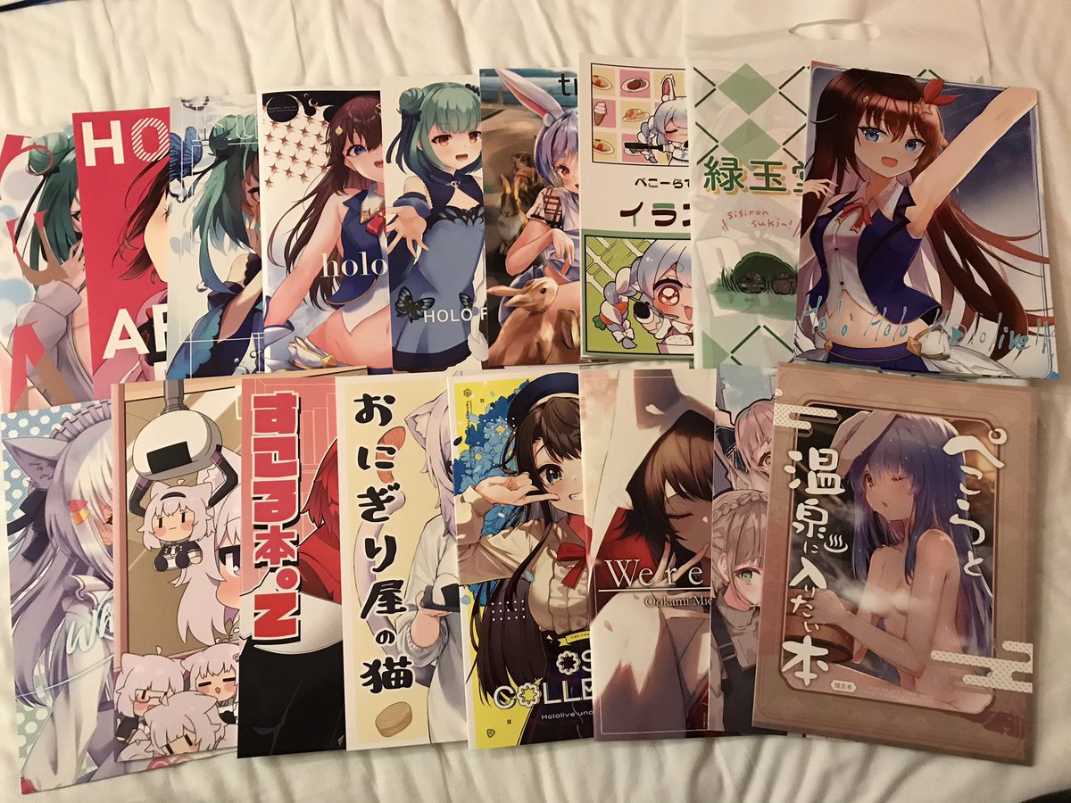 冬コミの戦利品!📘
ほとんどが交換又はいただいたものです…!感謝しかございません🙏
ご挨拶いただいた方、ご挨拶させていただいた方、ありがとうございました!!!
こんなに沢山の方と繋がれて大変幸せです✨ 読むのが楽しみ!!✨ 