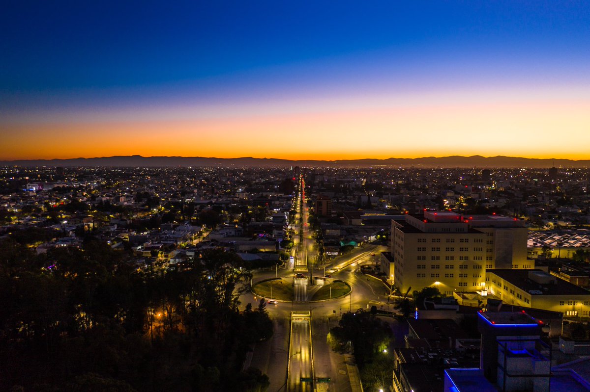 ElDronRamonSLP's tweet photo. PRIMER AMANECER
DEL AÑO  ﾟ * ₊ ･  ﾟ𖧐
#ElDronRamón #sobrevolandolaciudad 
de #SLP

🌞 2022, un año para empezar de nuevo.

#mavicpro2 #djidrone #teníaqueser #AñoNuevo  #SanLuisPotosí #MX https://t.co/WlwXHwMjSn