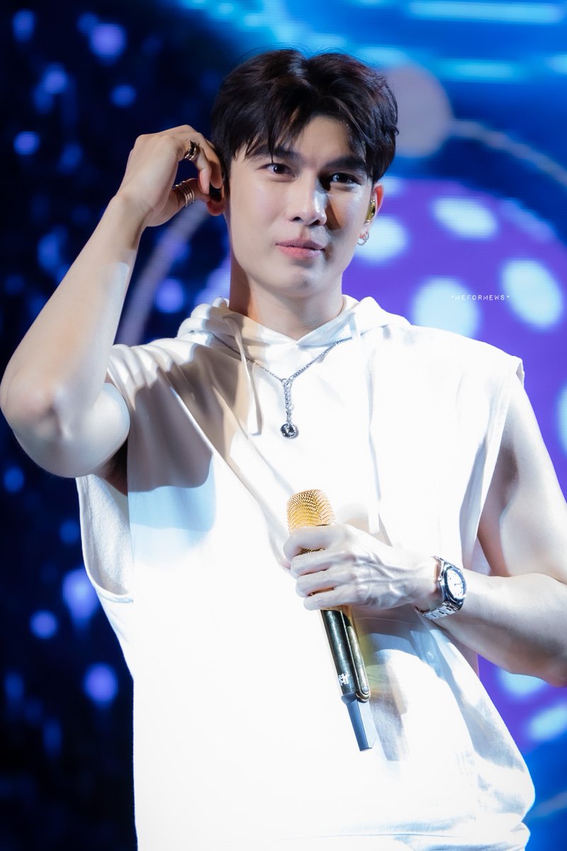 MeforMews's tweet photo. สายตงสายตา ใครไหวไปก่อนค้าบบ 😳

@MSuppasit 
#HappyMEWyear2022
#MewSuppasit 
#มิวศุภศิษฏ์ 
#MeforMewSpix https://t.co/j6IpeK19nR