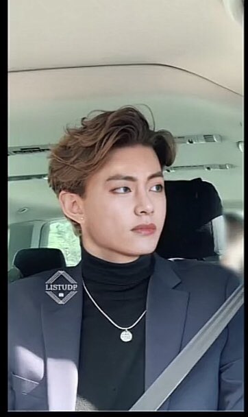 mistymommab's tweet image. This edit of Tae! 💜💜🔥 #lovehim #heisbeautiful