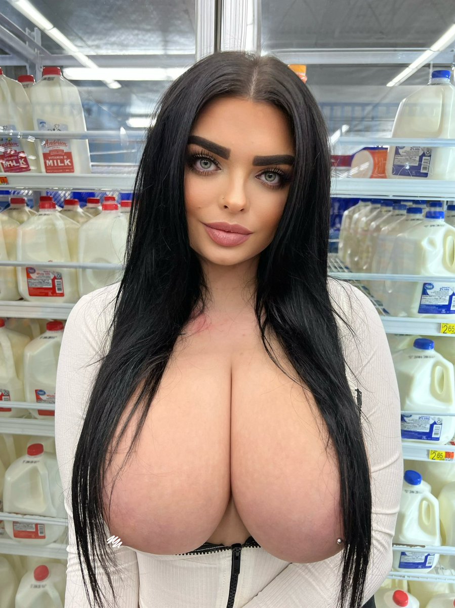 Itskayle4keepss's tweet photo. Want some milk for the 
New year https://t.co/avfToR1BSJ