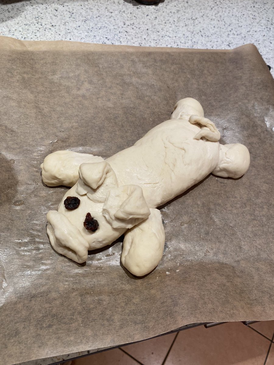 dan1968freenet1's tweet photo. Schweinerei zu Silvester 😜
#ontour #britschis #dan68 #glück #schwein #glücksschwein #selbstgemacht #brot #backen https://t.co/ErAKtUMA42