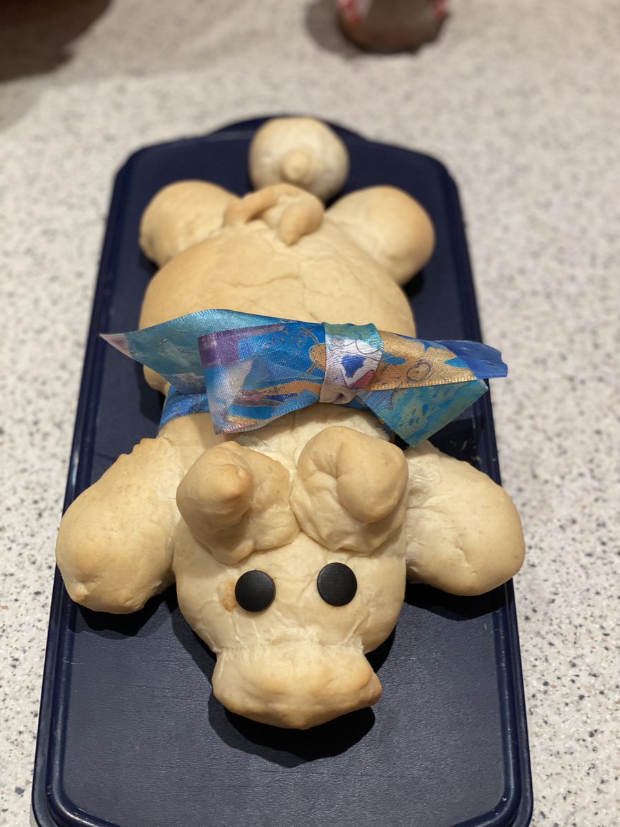 dan1968freenet1's tweet photo. Schweinerei zu Silvester 😜
#ontour #britschis #dan68 #glück #schwein #glücksschwein #selbstgemacht #brot #backen https://t.co/ErAKtUMA42