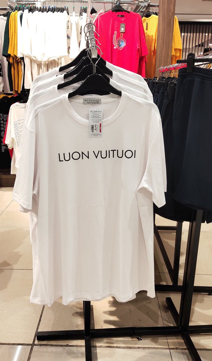 FlashscoreVN's tweet photo. Năm mới 2022, Flashscore xin chúc các bạn: #LuonVuituoi https://t.co/LC7nUQJlLG