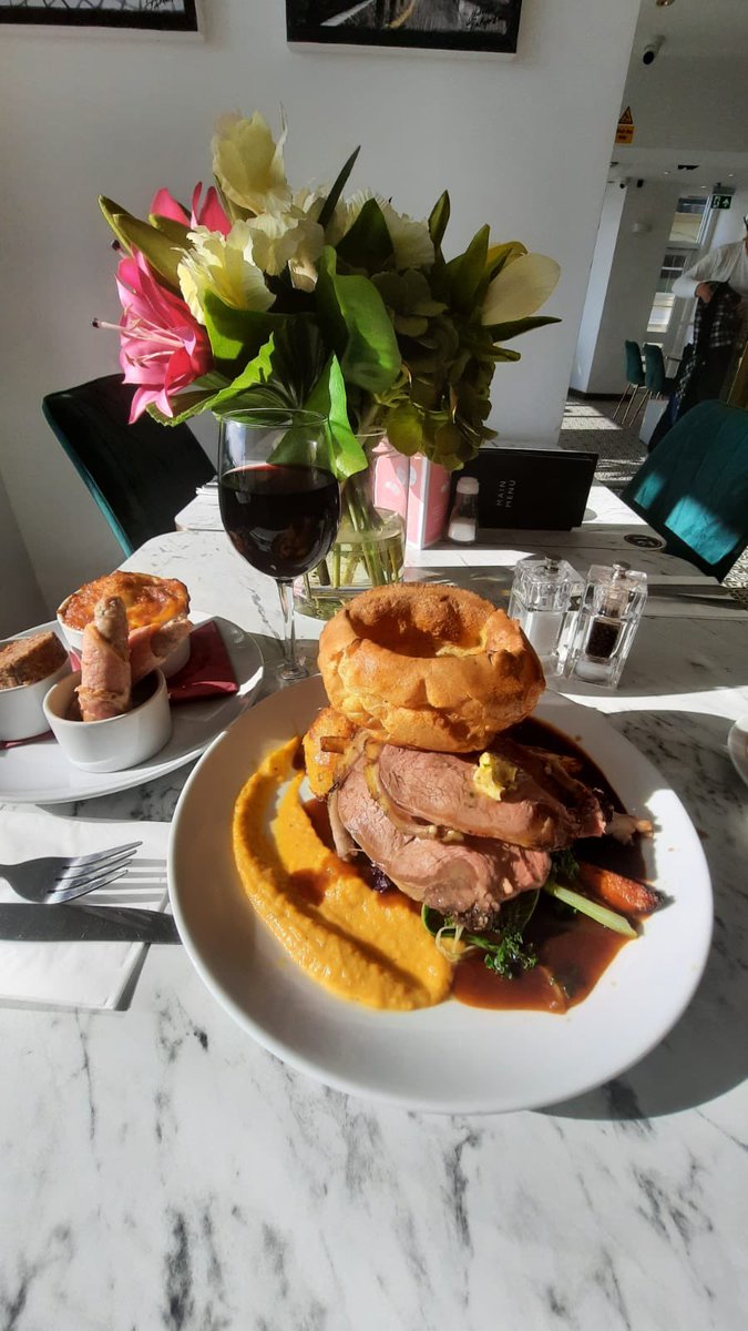 MonarchBrighton's tweet photo. Happy New Year to all.

Fancy your first a roast the year?

Book your Sunday Roast @MonarchBrighton with chef 

. Slow overnight Roasted 28 day aged beef
. Crispy pork belly
. Roast Chicken supremes cooked 
. Vegetarian &amp; vegan options

01273 323600 to book https://t.co/RhtDQ1PRYQ