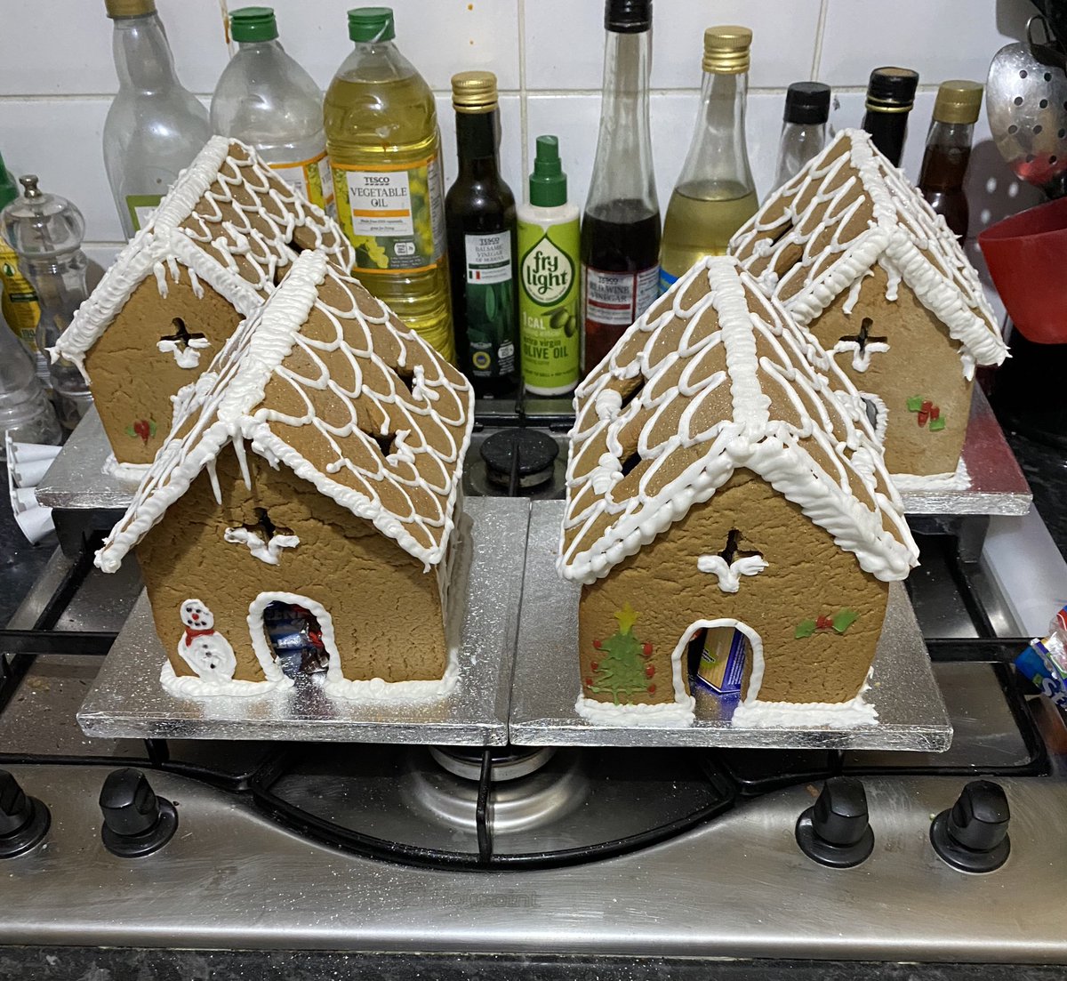 RLong08's tweet photo. Happy new year !! 2021 ended with a busy few weeks of creativity, with Yule logs, Christmas cakes,gingerbread house’s,Nutella trees,pantos and Brussels sprouts. There was also time to deliver hampers around the local area. I can’t wait to see what 2022 will bring….. https://t.co/rZu42lEssK