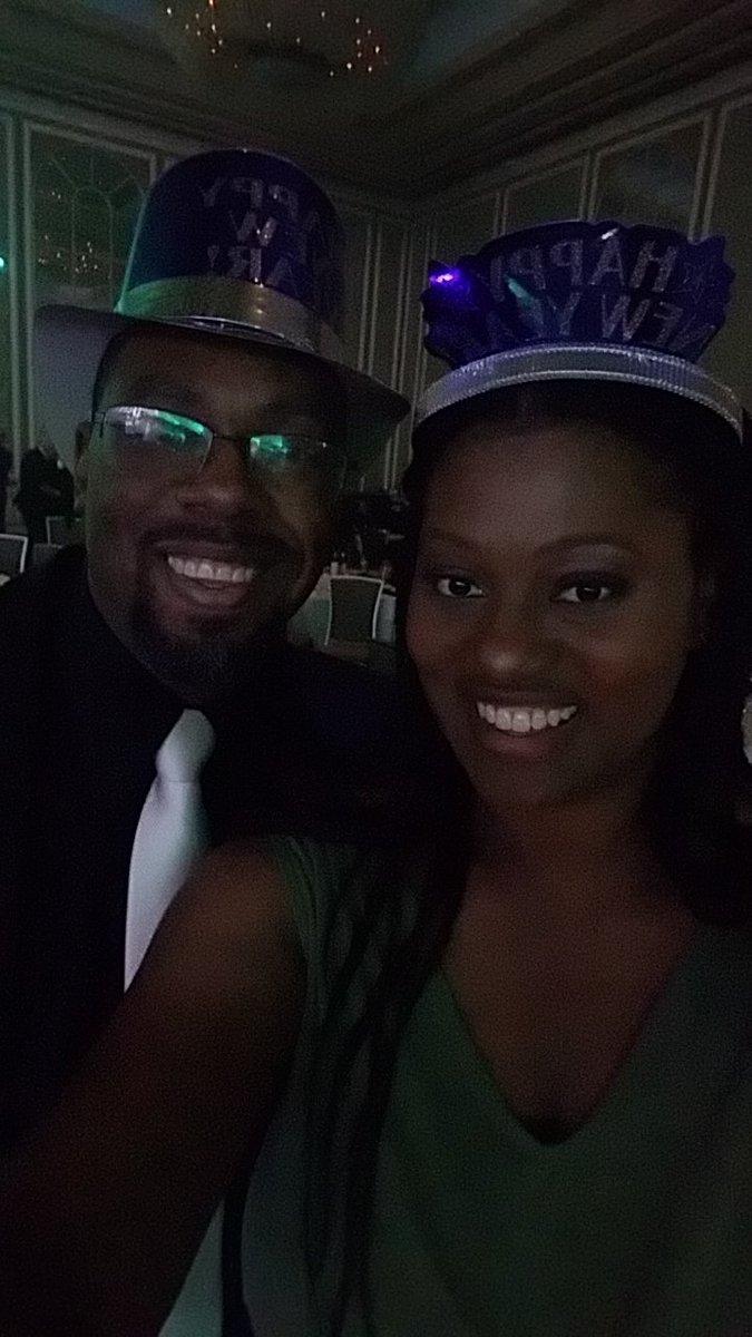 word2YAmotha's tweet photo. Happy New Year from The Hamptons 🎉🎉🎉 https://t.co/EpnJZUoZ7C
