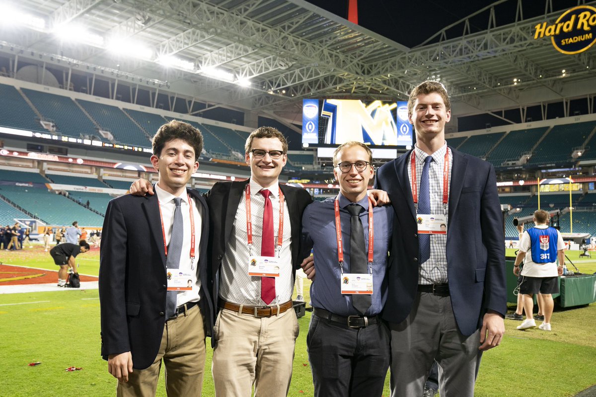 DanielDash_'s tweet photo. Happy New Year to all. 2021 was my last season covering Michigan football for @theblockm @michigandaily, as I’m told I have to graduate in a few months.
Thanks to everyone for reading and following along. The past few years were a hell of an experience. https://t.co/sJUwYmFrQC