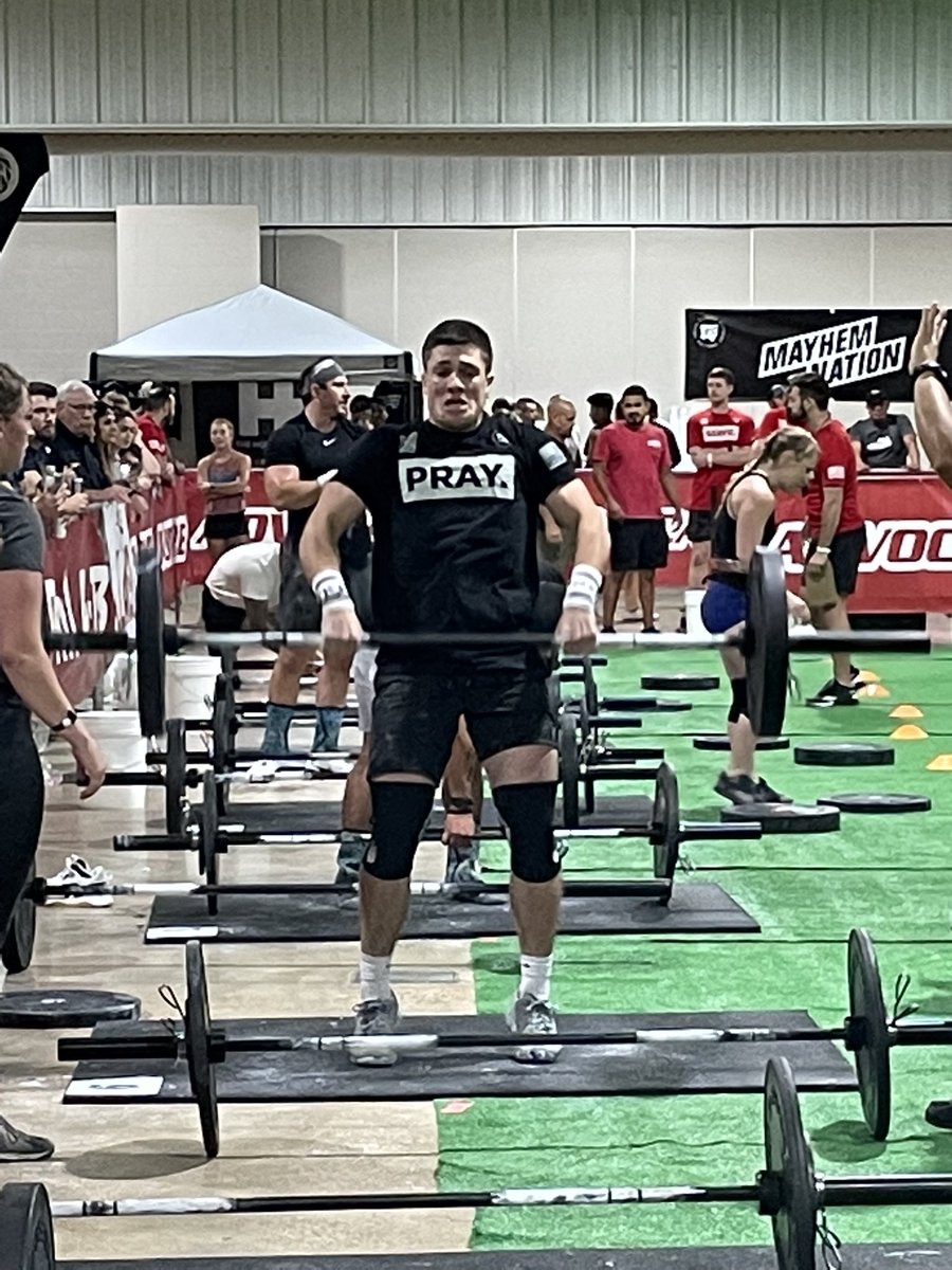 Brandon1Reeves2's tweet photo. 2021 you were great to me. Got married to my best friend, began my future career, improved my fitness, made some great friends and so much more. 2022 will only build off this 🎉 https://t.co/zju2BvVTjN
