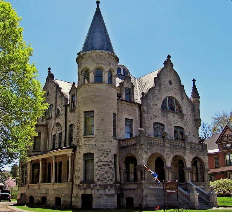 1890House's tweet photo. From our House to yours, Happy New Year! https://t.co/Rd7oNWvsT1