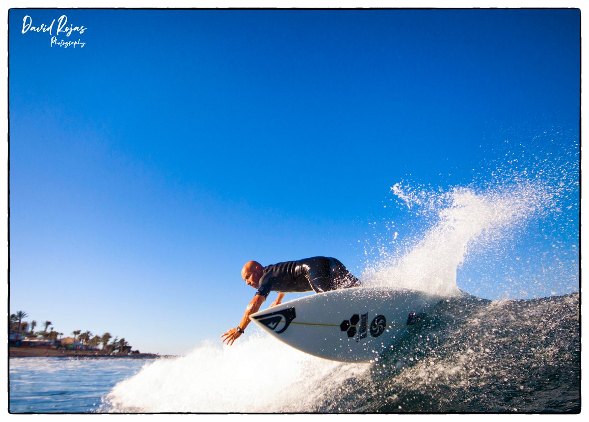 Esperamos que todos empeceis el año atope y con la mejor salud y energías. El boss <a href="/DavidCapiGarcia/">David Capi Garcia</a> ya ha empezado el año como más le gusta :) 
Esperamos veros a todos muy pronto. Todas las plazas de los #cursosdesurf y #surfcamps abiertos para este 2022.
escuelacantabradesurf.com