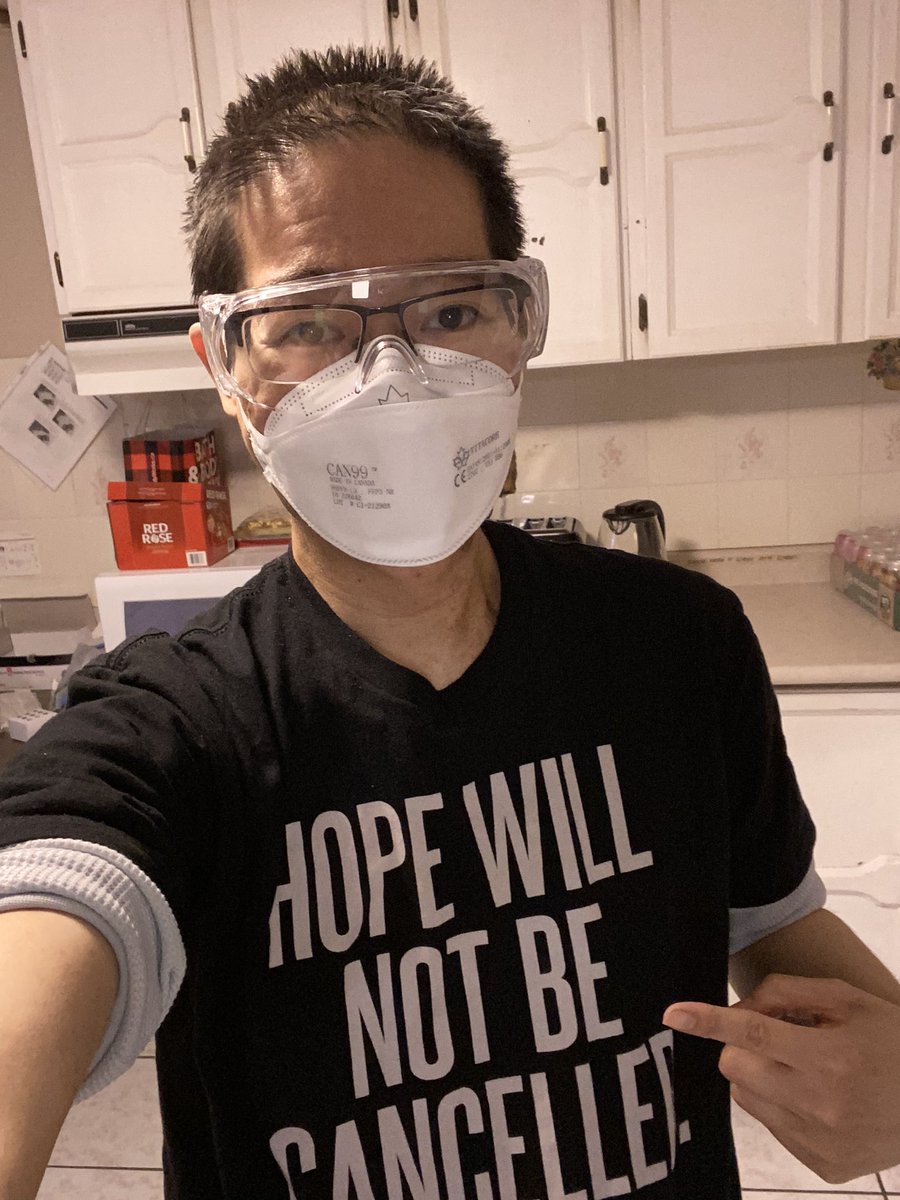 At work & wearing my new #CAN99 mask from @vitacoreinc & repping @TWLOHA, one of my fav #MentalHealthAwareness organizations (introduced to them through #HayleyWilliams / @paramore many yrs ago) 

Hoping for a safe & healthy 2022😷 

#WearAmaskSaveAlife 😷
#HealthCareWorker #HCWs