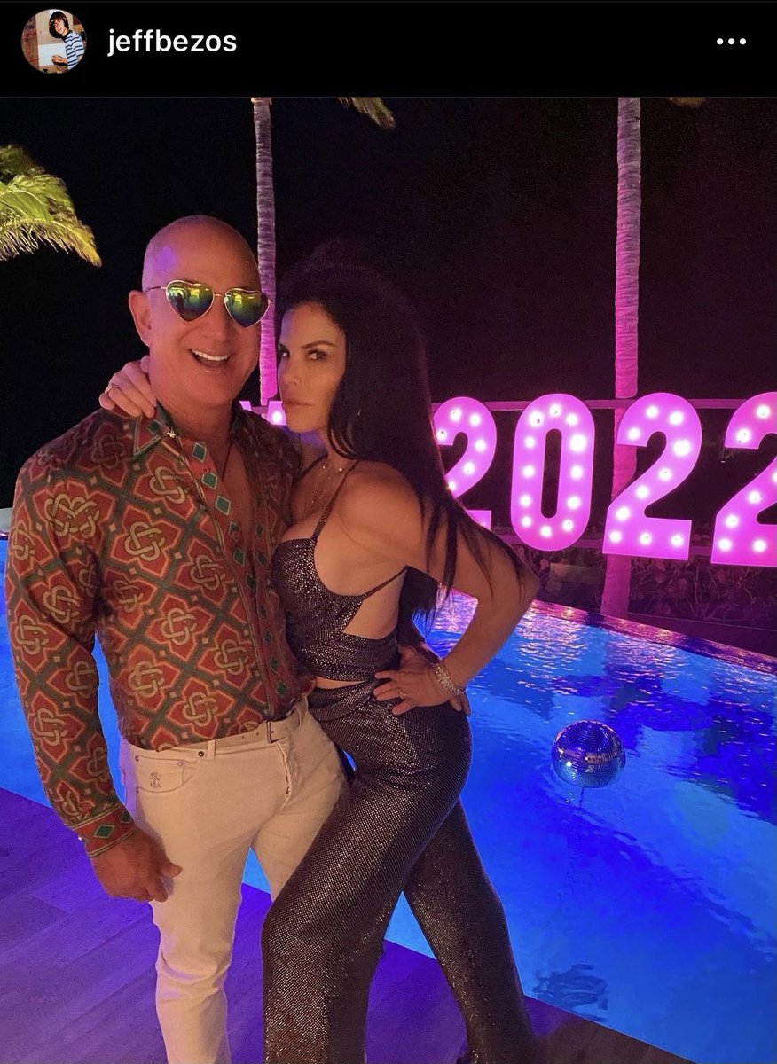c4chaos's tweet photo. tbh if i have a net worth of > $200B i’d pick a less douchey outfit. probably just wear a #UNIQLO in #Moonaco 🔥🤣🍆 #JeffWho https://t.co/5rcnl69xnj