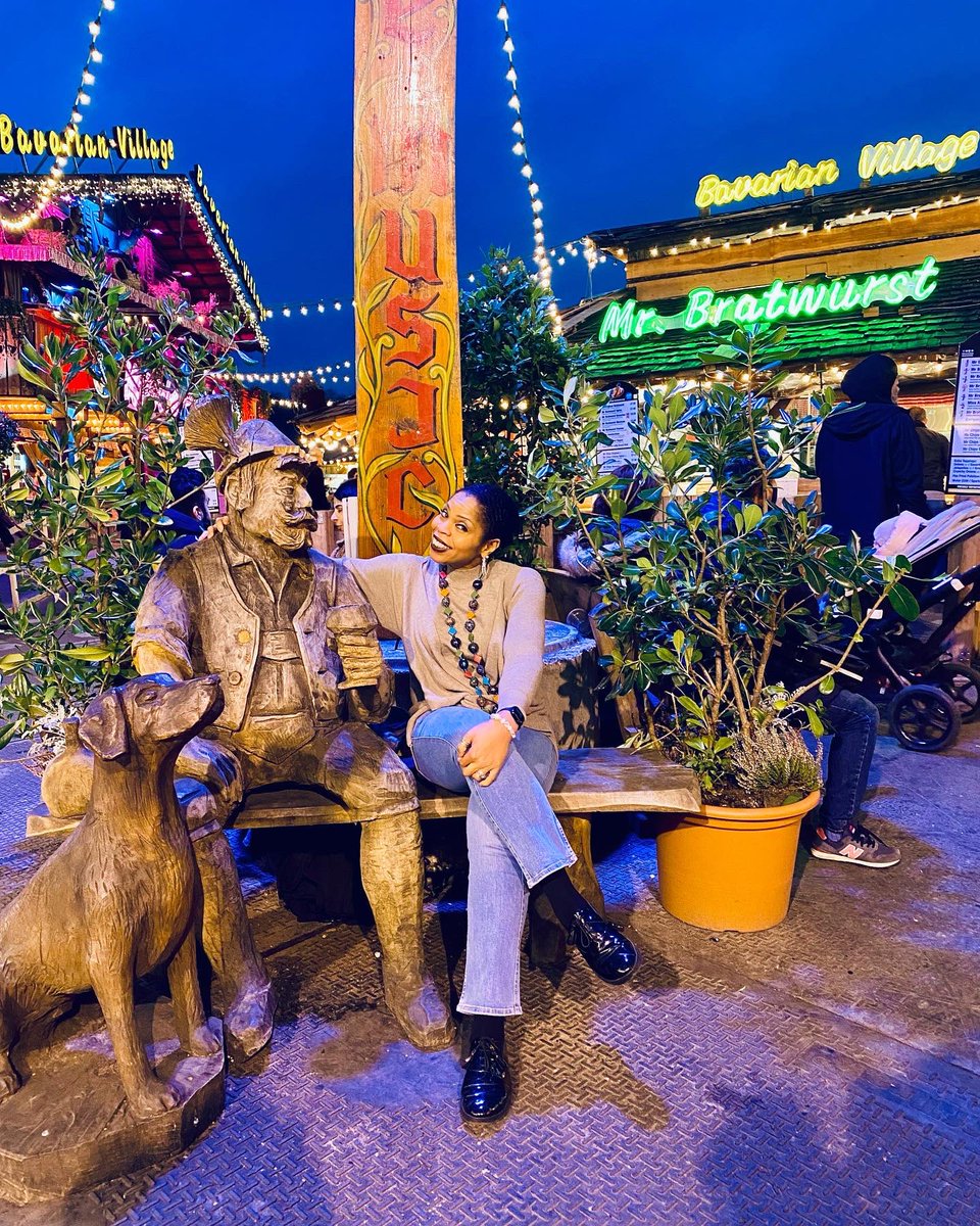 LizLegunsen's tweet photo. Happy New and a gloriously blessed 2022 my beautiful friends and family!! May all your dreams, positive imaginations and business ideas, become your reality this year, Happy New Year🙏🏼🙏🏼🙌🏼🙌🏼🤗🥰🥰🥰❤️❤️💃🏽💃🏽🍾🍾 #HappyNewYear #Happy2022 #winterwonderland https://t.co/mt6v1sbqMC
