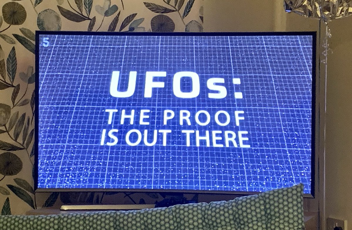 kilvester's tweet photo. Some great New Year’s Day viewing 🛸
⁦@nickpopemod⁩ #ufotwitter #uaptwitter #newyearsday https://t.co/qNrlpGhsUi