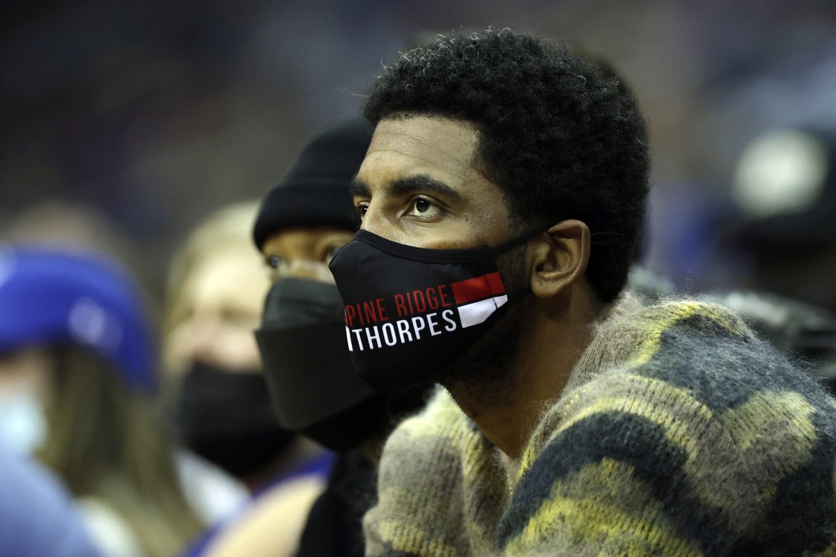 BleacherReport's tweet photo. Kyrie pulled up to watch No. 22 Villanova vs. No. 15 Seton Hall 👀 https://t.co/FL5tIdxSkW