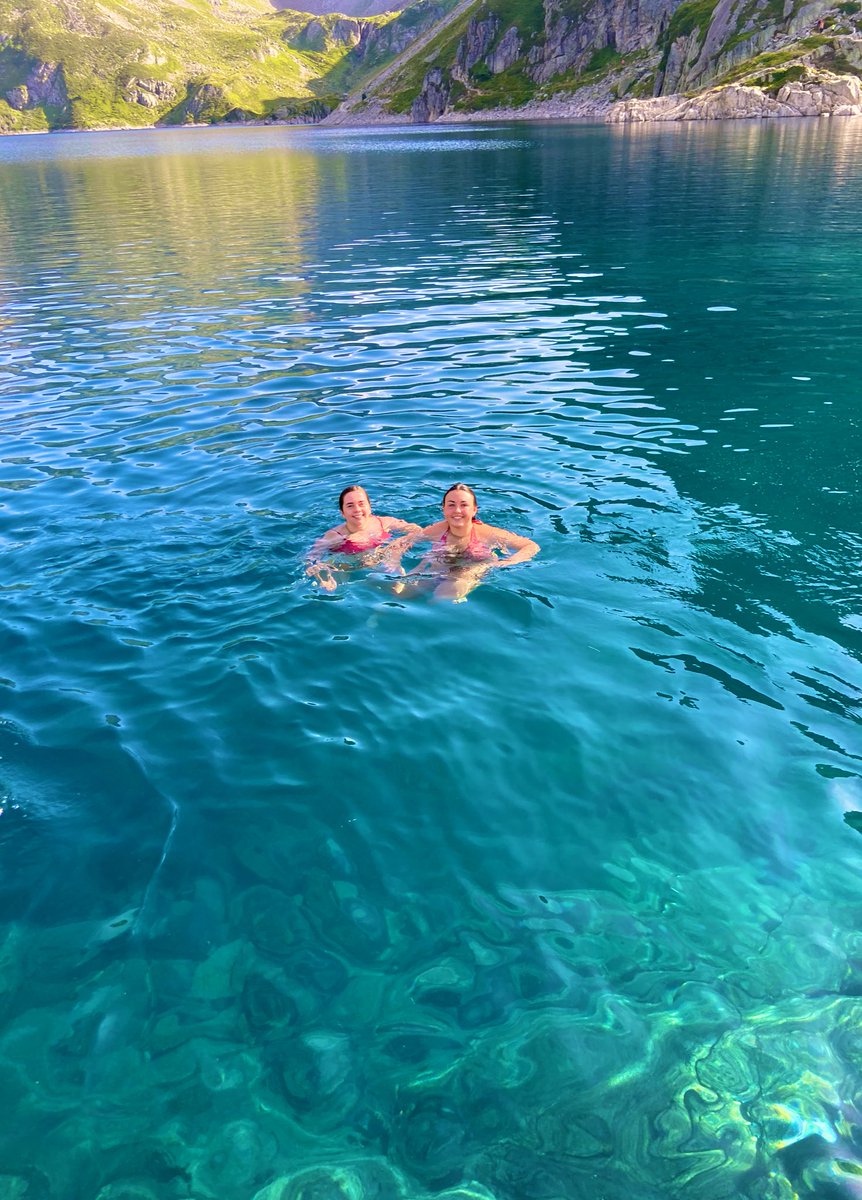 esilliess's tweet image. +1🥰