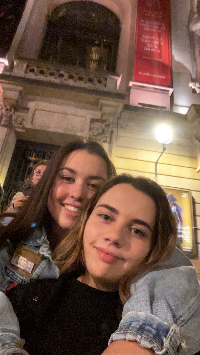 esilliess's tweet image. +1🥰