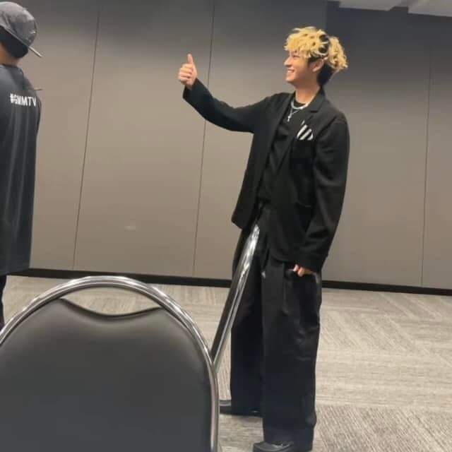 when i tell u chimon is ohmnanon's no.1 supporter ♡

a friendship like theirs is hard to find~~🤧

#ohmnamon #ohmpawat #nanon_korapat #chimonac #ohmnanon