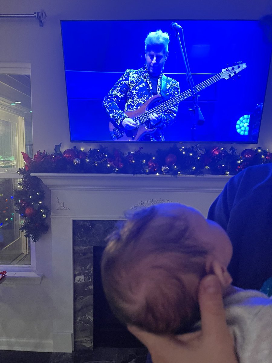 callmesuites's tweet photo. Babies first New Year and we are carrying on our traditional @phish stream. He was entranced by @mike_gordon naturally!! #HAPPYNEWYEAR2022 https://t.co/twnFgGzxvS