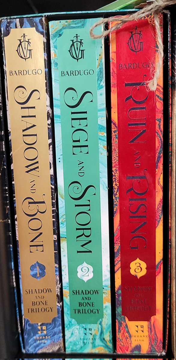 Monica952's tweet photo. Do you think they're ever going to make special edition version of Siege &amp; Storm and Ruin &amp; Rising, because I'm hoping someday this will all match and I can get rid of the paperbacks... 
#shadowandbone #SixofCrows #grishaverse https://t.co/BDEbcA7b36