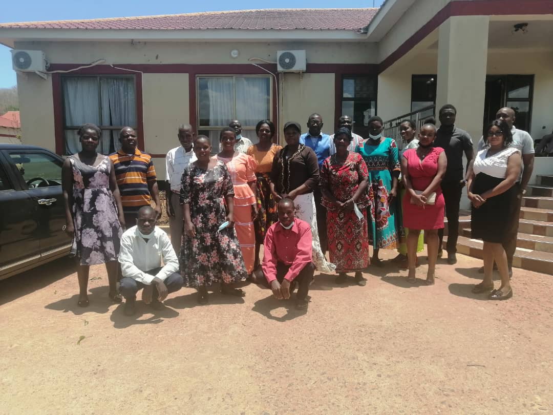 ProgrammeTrade's tweet photo. TRADE engaged cooperatives in the sunflower value chain at Hillside Executive Lodge in Mponera, Dowa on 09th November, 2021. The aim was to bring these cooperatives on board and plan how best the production and productivity of sunflower can be improved. https://t.co/EPosnDXoKc