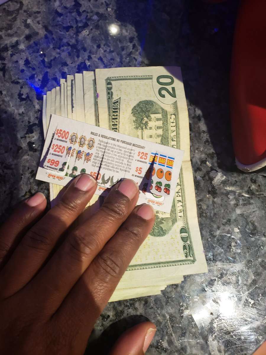 TheRealSoxChic's tweet photo. Brought #NewYears2022 in Right! Walked into a Milwaukee Bar 12.30, Bartender says you get a free #pulltab ticket w/every drink. Bought 2 🍷🍺 And look what bae won 😳🥰 $500 Big Ones, & who did he give the ticket to? #SOXCHIC 💋 that's who💪 winner winner chicken dinner bitches! https://t.co/3y3eMpa8Yl