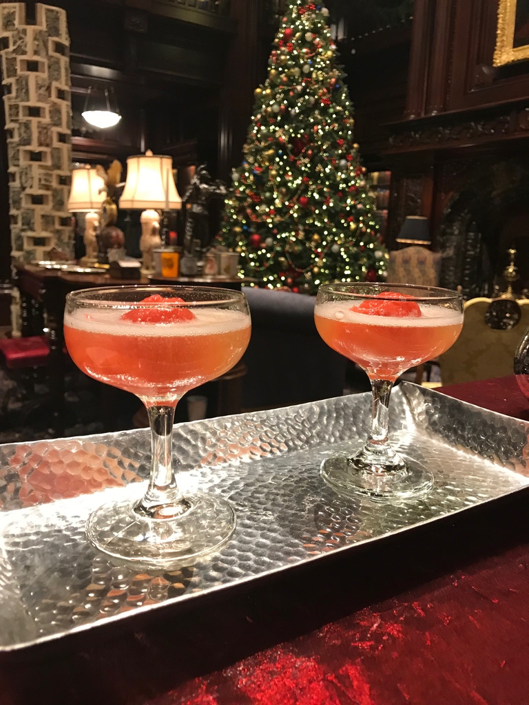 Cheers to the New Year! May all your decisions be this easy (and delicious!) 🍸🍹

#Frost #NitrogenIceCream⁠ #Frost321