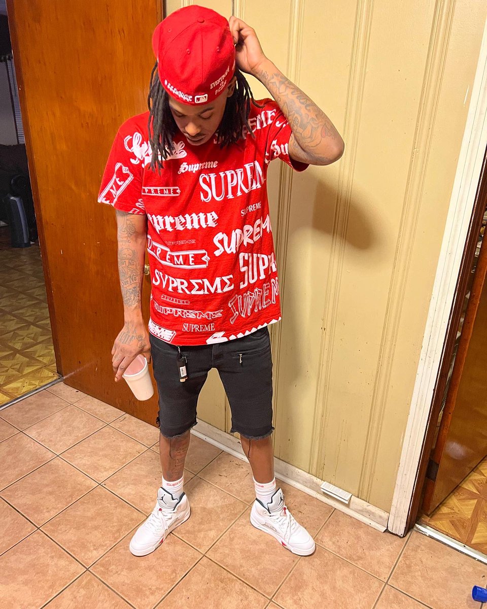 Purp_nd_Bars's tweet photo. 2022 Only Thing I’m Changing Is My Net Worth #LLLuWop❤️ #SupremeKing👑 https://t.co/Nof3nqgxii