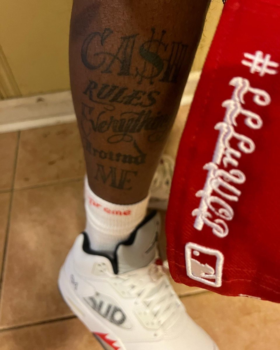 Purp_nd_Bars's tweet photo. 2022 Only Thing I’m Changing Is My Net Worth #LLLuWop❤️ #SupremeKing👑 https://t.co/Nof3nqgxii
