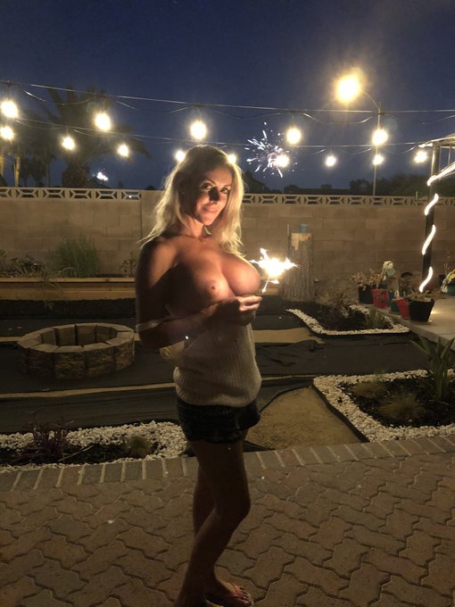 Happy New Year 🍾🍾🎉 start your new year off right be subscribing to our OF!!! 🤗 hot new 🎥 to see.  #onlyfans<a href="/tag/onlyfans"class="tags"><span>#onlyfans</span></a><a href="/tag/thefoxxxlife"class="tags"><span>#thefoxxxlife</span></a><a href="/tag/newyear2022"class="tags"><span>#newyear2022</span></a>