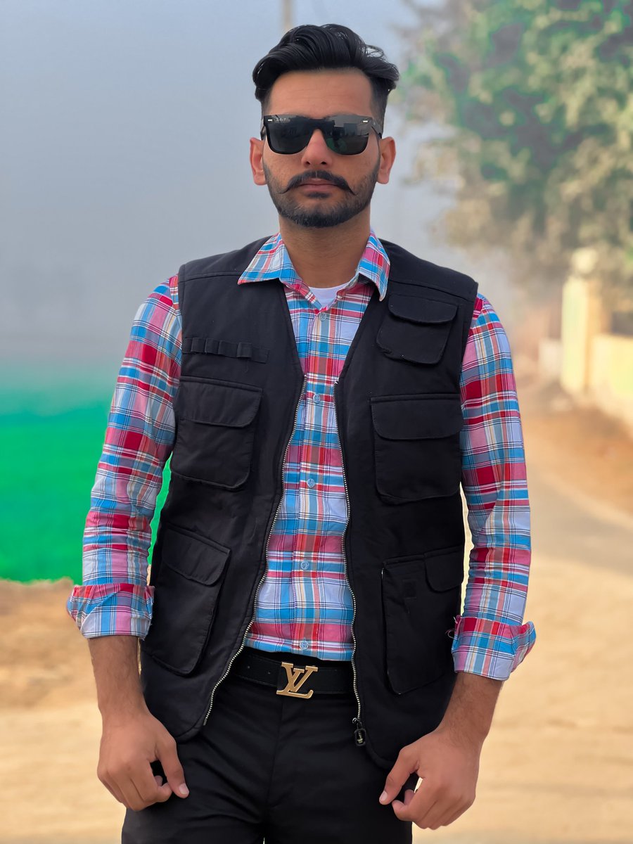 brar_labhi's tweet photo. ਬੋਲਚਾਲ ਹ�� 🙏ਇਨਸਾਨ ਦਾ ਗਹਿਣਾ 😇ਹੁੰਦੀ ਹੈ 👌 ਸ਼ਕਲ ਤਾਂ ਉਮਰ ✌️ਤੇ ਹਾਲਾਤਾਂ ਨਾਲ ਬਦਲ 🤔ਜਾਂਦੀ ਹੈ .😬😬
#lovebrar #lovepreetbrar #kotli
#PICTURES #nightlife https://t.co/RLWI5D1LI1