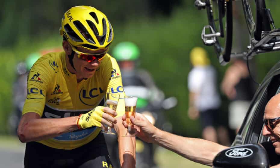 Miroir2Cyclisme's tweet photo. Et vous, vous l'avez bien célébré cette nouvelle année ?
And you, you celebrated it well this new year?
📸 POOL New/Reuters
#cyclisme #cycling #ciclismo #TDF2017 #ChrisFroome https://t.co/ntnqCMXOvu
